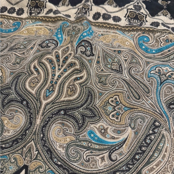 Beaded Etro triangle scarf. - Picture 1 of 10
